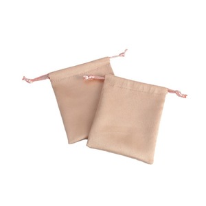 ถุงผ้ารูดเชือกใส่เครื่องประดับ ขนาด 8x10 ซม. ทรงสี่เหลี่ยมผืนผ้า สำหรับใส่แหวนและพาวเวอร์แบงค์ บรรจุภัณฑ์ของชำร่วยงานแต่งงาน - Product Image 5