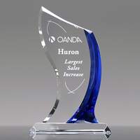 Trophée en cristal en forme de coupe - Récompense exclusive pour la reconnaissance de la leadership et du talent en entreprise