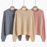 Pull court en maille à col ras du cou et épaules tombantes, avec motif feuille bleu poussière, motif ajouré, perles et détails en cordon, pour marques privées