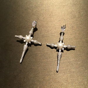 Orecchini a croce barocchi da donna, eleganti orecchini in stile principessa per banchetti e feste, idea regalo - Product Image 1