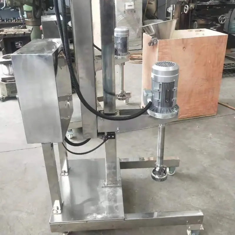 Movable mixer with mixing agitator