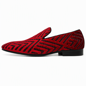Mocasines de terciopelo con diseño de chevron en rojo vino y negro para hombre, zapatos de vestir sin cordones con punta redonda, estampado de ondas, formales, para oficina, boda. - Product Image 3