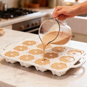 Molde de Silicona para Hornear Muffins de 12 Cavidades - Grado Alimenticio, Antiadherente y Fácil de Desmoldar, Ideal para Cupcakes y Postres Caseros - Product Image 5