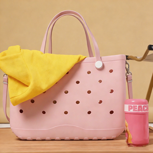 Borsa da Spiaggia in Silicone Personalizzata Fatta a Mano per Campeggio Esterno all'Ingrosso, Morbida, Resistente, Impermeabile in Gomma con Fori in Schiuma, Stile EVA Bogg Bag - Product Image 1