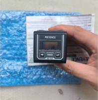 Lecteur de codes Keyence SR-1000 avec fonction de mise au point automatique, garantie de 12 mois, montage sur support, origine Japon, 2024+