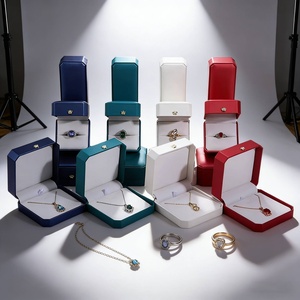 Boîte à bijoux en forme de couronne octogonale en cuir PU avec logo personnalisé pour bagues, colliers, pendentifs et bracelets – Emballage de luxe pour bijoux – Vente chaude - Product Image 2