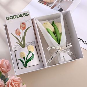 Set de Regalo para el Día de la Madre Ruipeiying - Vela Aromática de Tulipán y Caja de Libro de <span class=keywords><strong>Caperucita</strong></span> <span class=keywords><strong>Roja</strong></span> para Niñas (Venta al Por Mayor) - Product Image 2