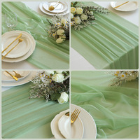 Nappe et cantonnière en tissu crêpe de Bali pour mariages en extérieur, idéales pour la décoration intérieure et les techniques de tissage.