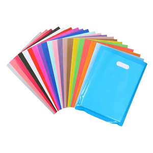 Sac en plastique à quatre doigts imprimé sur mesure pour vêtements cosmétiques et emballage cadeau texte graphique sur sac - Product Image 4