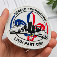 Patch en caoutchouc souple PVC avec logo de marque, design personnalisé en forme de fleur/coeur pour vêtements, chapeaux et articles promotionnels - Faible MOQ disponible