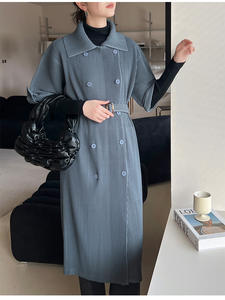 Abrigo tipo gabardina de punto plisado con capucha, estilo coreano, para otoño, diseño holgado, manga larga, abotonadura sencilla, reversible - Product Image 5