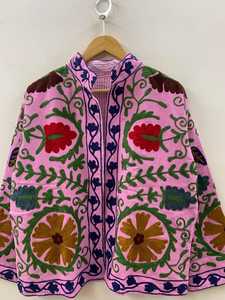 Chaqueta de terciopelo rosa Suzani bordada a mano, estilo bomber con cuello, abrigo moderno estilo hippie de los años 70, regalo para ella, India - Product Image 3