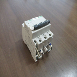 Plc-programmeercontroller Multi 9 24466 10A 480Y277V 3P W - Product Image 1