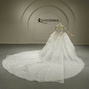 Vestido de Novia Impresionante GT26029, Estilo Princesa, con Cola de Capilla, Encaje, Cristales, Flores, Falda Larga, Moderno, Manga Corta - Product Image 3