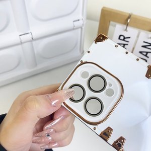 Custodia per telefono cellulare elettrolitica CD di lusso per <span class=keywords><strong>iPhone</strong></span> 16 15 14 <span class=keywords><strong>13</strong></span> 12 11 <span class=keywords><strong>Pro</strong></span> Max <span class=keywords><strong>con</strong></span> <span class=keywords><strong>protezione</strong></span> per <span class=keywords><strong>fotocamera</strong></span> - Product Image 3