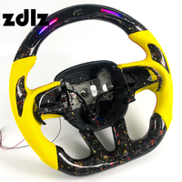 Volant personnalisé en cuir perforé jaune avec LED et fibre de carbone forgée pour Dodge Charger Challenger SRT 2018 2019 2020 2021