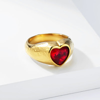 Vente en gros de bagues en forme de cœur massives et imposantes, style antique rétro, en or, rubis et grenat, pour femmes, bijoux en acier inoxydable, bijoux en or tendance