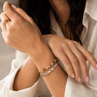 Brazalete Dreamshow de Acero Inoxidable Chapado en Oro con Estrella de Ocho Puntas y Cristales, Cierre de Hebilla, Joyería para Mujer