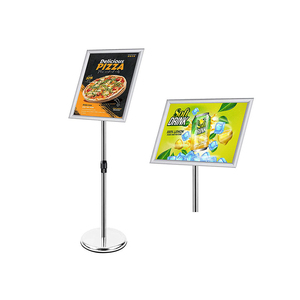 Expositor de Carteles Independiente de Hierro y Aleación de Aluminio MERIS con Grosor de Panel Personalizable y Opciones para Uso en Interiores/Exteriores - Product Image 3