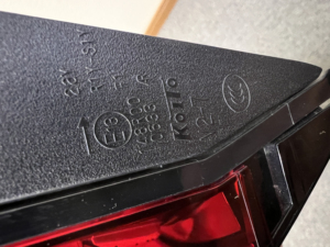 ชุดแต่งไฟท้ายกลาง Toyota Alphard 40 Series รุ่น Koito V2-7 ของแท้ - Product Image 4