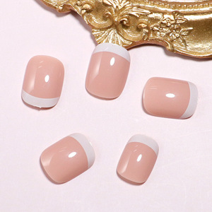 24 pièces <span class=keywords><strong>de</strong></span> <span class=keywords><strong>faux</strong></span> <span class=keywords><strong>ongles</strong></span> courts et ronds, style français simple et tendance, avec adhésifs et <span class=keywords><strong>kit</strong></span> d'outils, fournitures pour <span class=keywords><strong>ongles</strong></span>, vente en gros, <span class=keywords><strong>pas</strong></span> <span class=keywords><strong>cher</strong></span> - Product Image 3