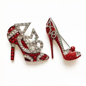 Spilla da bavero personalizzata DST Fortitude 1913 Pearl Round Crest High Shoe Pyramid Mix - Product Image 1