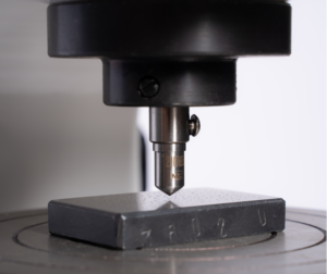 เครื่องทดสอบความแข็งแบบร็อคเวลล์แบบพกพาแบบแม่เหล็กแบบแมนนวล - Product Image 4