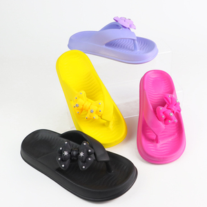 Chanclas <span class=keywords><strong>baratas</strong></span> lisas de verano de playa personalizadas para mujer, <span class=keywords><strong>sandalias</strong></span> <span class=keywords><strong>bonitas</strong></span> para mujer, zapatillas de espuma sexis calientes - Product Image 4
