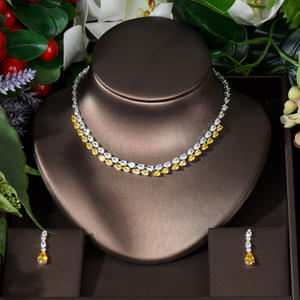 Hibride สร้อยคอผู้หญิงทรงลูกบาศก์หยดน้ำสีขาวใสทันสมัยชุดต่างหูเครื่องประดับงานปาร์ตี้ N-1208 Broncos Bijoux - Product Image 2