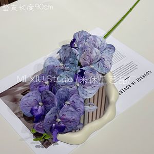 ดอกกล้วยไม้ฟาแลนนอปซิสประดิษฐ์ 3 มิติ ของ Mishu Crafts ขนาด 90 ซม. สมจริง เหมาะสำหรับตกแต่งงานแต่งงานและบ้าน - Product Image 3