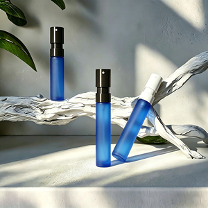 맞춤형 로고 유리 향수 분무기 미니 스프레이 병 여행용 사이즈 1.5ml/2ml/2.5ml 리필 가능 스킨케어 세럼 OEM 공급업체 - Product Image 4