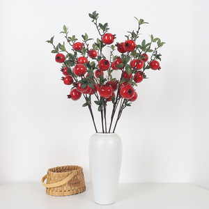 กิ่งตกแต่งผลทับทิมประดิษฐ์สีส้มแดงของเจสซี่ สำหรับตกแต่งบ้าน ห้องนั่งเล่น และทางเข้าบ้าน - Product Image 2