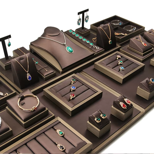 Expositor de Lujo para Joyería: Sets de Soportes de Exhibición de Anillos, Pulseras y Pendientes Marrones de Alta Gama para Mostrador de <span class=keywords><strong>Tienda</strong></span> - Product Image 2