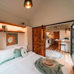 Trailer-Movable Light Steel Contemporary Design <strong>Camping</strong> Housing <strong>Unit</strong> with Bathroom for Outdoor Resorts and Parks - Product Image 4