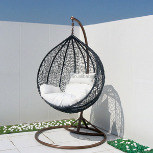 Chaise œuf suspendue moderne et personnalisée balançoire lounge en rotin d'extérieur avec support pour balcon, <span class=keywords><strong>jardin</strong></span> et parc vente en gros - Product Image 1