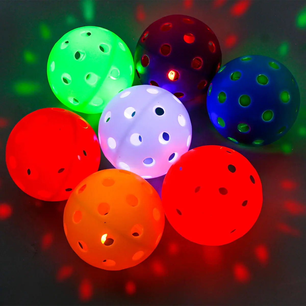 LED発光ピックルボール耐久性のある飛行軌跡74mm40穴蛍光ナイトトレーニング内蔵LEDライトピックルボール