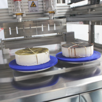 Machine de découpe de gâteaux roulés miniatures à ultrasons, ligne de production automatique en acier inoxydable avec nettoyage automatique et sécurité