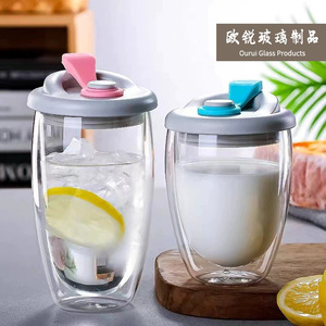 Vaso de vidrio transparente de doble pared con tapa de silicona para leche, café, jugo, uso doméstico, color sólido - Product Image 3