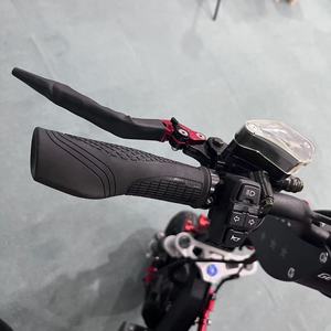 <span class=keywords><strong>Scooter</strong></span> Eléctrico F8 de 72v Rojo y Negro en Oferta, Acelerador de Pulgar, Neumático Grande de 16 Pulgadas, <span class=keywords><strong>Scooter</strong></span> Eléctrico de 2 Ruedas con Guardabarros de Fibra de Carbono - Product Image 4