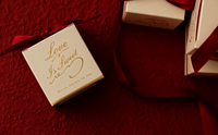 Boîte cadeau carrée élégante avec nœud en ruban, emballage en papier de luxe pour bijoux de mariage, chocolats et cadeaux pour occasions spéciales