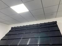 Tuiles solaires à énergie durable et facile à installer comme matériaux de construction bipv Tuiles 30w 60w 90w