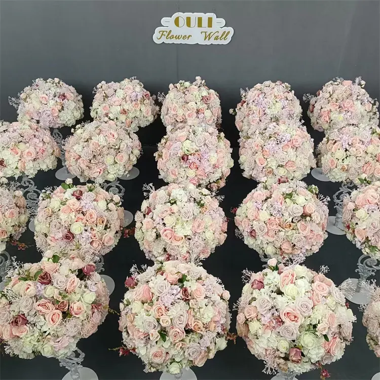 Arreglo de bolas de flores de boda OEM, pieza central de boda hecha a mano, bolas de flores artificiales rojas y blancas rosas