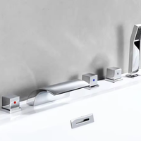 Robinet de baignoire cascade à poser sur le rebord, ensemble 5 trous avec douchette et contrôle précis de la température pour salle de bain moderne