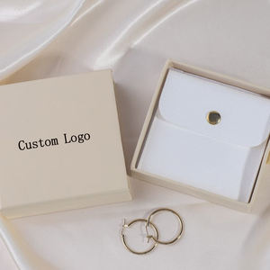 Boîte d'emballage cadeau coulissante de luxe en gros avec estampage à chaud, vernis UV localisé, logo personnalisé noir imprimé, feuille d'or pour parfum et bijoux - Product Image 1