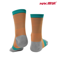 Chaussettes de sport Crew à cinq doigts respirantes antidérapantes en graphène antibactérien Design de logo corporel