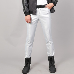<span class=keywords><strong>Pantaloni</strong></span> <span class=keywords><strong>in</strong></span> <span class=keywords><strong>pelle</strong></span> giovani e di mezza età <span class=keywords><strong>pantaloni</strong></span> <span class=keywords><strong>in</strong></span> <span class=keywords><strong>pelle</strong></span> da uomo elastici sottili alla moda, <span class=keywords><strong>pantaloni</strong></span> <span class=keywords><strong>in</strong></span> <span class=keywords><strong>pelle</strong></span> da bar - Product Image 6