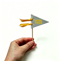 Drapeau triangulaire personnalisé avec bâton en bois, logo personnalisé, ruban, panneau décoratif pour cadeau, modèle ou plante en pot