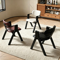 Chaise de salle à manger moderne de luxe italienne avec dossier, sensation premium, en cuir rembourré pour hôtel, design minimaliste