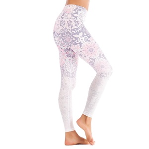 Mallas de yoga con estampado de sublimación floral, leggings de cintura alta, bolsillo invisible, pantalones deportivos de gimnasio - Product Image 5