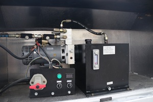 <span class=keywords><strong>Camion</strong></span> Dongfeng 8x4 con Guida a Sinistra per Trasporto Bestiame, Sistema di Carico Automatico per Animali, Grande Capacità, Alimentazione Diesel - Product Image 6